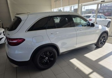 Mercedes GLC C253 SUV 2.1 220 d 170KM 2018 Mercedes-Benz GLC Salon Polska , aktywny radar, oryginalny lakier 2.1 170KM, zdjęcie 4
