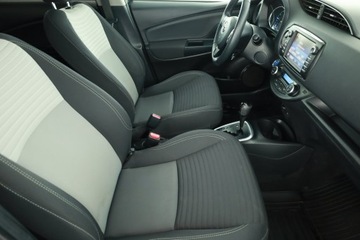 Toyota Yaris III Hatchback 5d Facelifting 2017 1.5 Hybrid 100KM 2018 Toyota Yaris 1.5 Hybrid, Salon Polska, Serwis ASO, zdjęcie 6