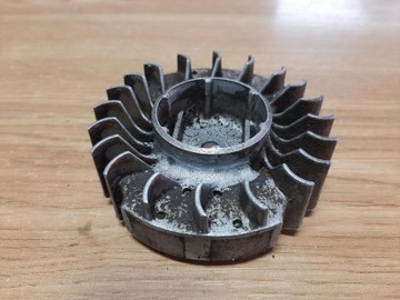 STIHL 020 MS 200 T МАГНИТНОЕ КОЛЕСО