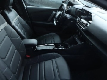 Citroen C4 III SUV 1.2 PureTech 130KM 2022 Citroen C4 1.2 PureTech, Salon Polska, Serwis ASO, zdjęcie 8