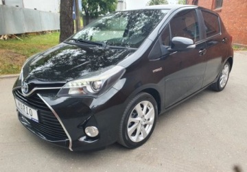 Toyota Yaris III Hatchback 5d Facelifting Hybrid 100KM 2015 Toyota Yaris Panorama Kamera GetHelp 1.5 Hybryda 100KM, zdjęcie 26