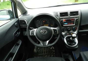 Toyota Verso-S 1.33 Dual VVT-i 99KM 2011 Toyota Verso S czyli YARIS z bagaznikiem. Niezawodny i praktyczny 1.3 99KM, zdjęcie 20