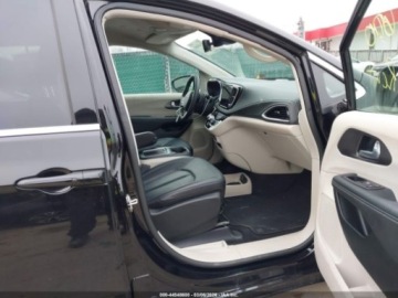 Chrysler Pacifica II 2024 Chrysler Pacifica Hybrid Select 2024 3.6 Hybryda 287KM, zdjęcie 9