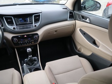 Hyundai Tucson III SUV 1.6 GDI 132KM 2016 Hyundai Tucson 1.6 GDI, Salon Polska, Serwis ASO, zdjęcie 7