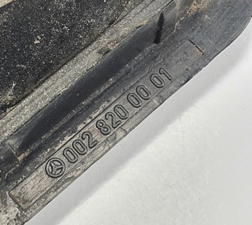 LAMPA KONTURA STUPŇŮ DVEŘE LEVÝ MERCEDES ACTROS MP4 0028200001