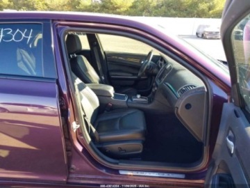 Chrysler 300C II 2021 Chrysler 300 2021 r., 3,6L TOURING L AWD 3.6 Benzyna 292KM, zdjęcie 4