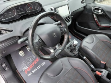 Peugeot 208 I Hatchback 5d Facelifting 1.2 PureTech 110KM 2016 Peugeot 208 GT Line Kamera Klimatronik PDC Sensor Alu 1.2 Benzyna 110KM, zdjęcie 11