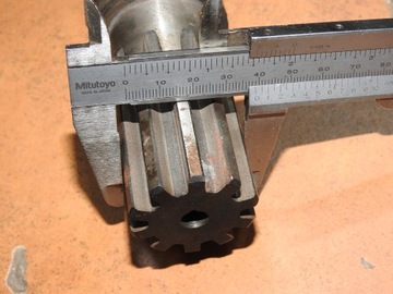 Вал редуктора Ursus C-330, вилочный погрузчик Рак Сухеднюв