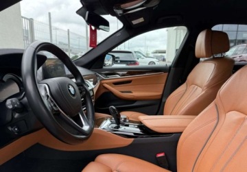 BMW Seria 5 G30-G31 Limuzyna 525d 231KM 2018 BMW Seria 5 525D 231KM Luxury Line, HiFi, Wireless Charging 2.0 Diesel, zdjęcie 9