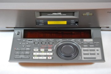 Видеомагнитофон SONY EV-S9000 (1)