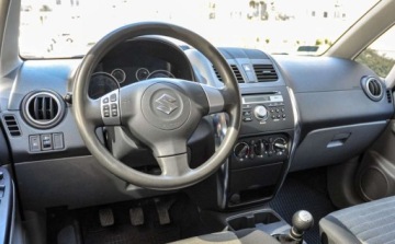 Suzuki SX4 I Hatchback Facelifting 1.6 VVT 120KM 2012 Suzuki SX4 4x4 Salon PL Lift 2012 2013 r. 1.6 Benzyna 120KM, zdjęcie 8