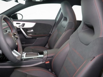 Mercedes Klasa A W177/V177 Hatchback Facelifting 1.3 200 163KM 2025 MERCEDES-BENZ A Klasa 200 AMG Line 1.3 (163KM) 2025, zdjęcie 6