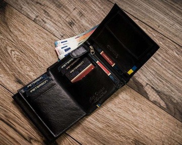 Skórzany portfel męski bez zapięcia system RFID