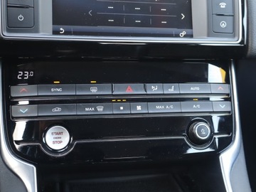 Jaguar XE Sedan 2.0 i4 180KM 2016 Jaguar XE 20d, Salon Polska, Serwis ASO, 177 KM, zdjęcie 18