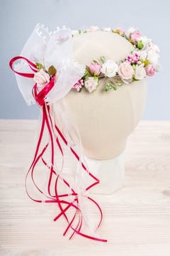 Венок для причастия из розовых и фиолетовых цветов