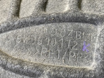 AUDI A4 8W B9 PODBĚH PRAVÉ ZADNÍ 8W0810172K