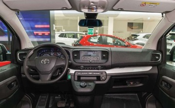 Toyota Proace II Furgon Medium 2.0 D-4D 177KM 2022 Toyota Proace Verso Verso 2.0 D4-D Long Business Aut. 2.0 Diesel 177KM, zdjęcie 4