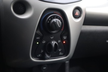 Toyota Aygo II Hatchback 5d 1.0 VVT-i 69KM 2014 Toyota Aygo 1.0 VVT-i, Salon Polska, Klima, zdjęcie 15