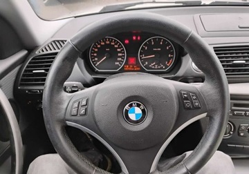 BMW Seria 1 E81/E87 Hatchback 5d E87 1.6 116i 122KM 2011 BMW Seria 1 2011r, 2.0 Benzyna. Lekko uszkodzony lewy bok. Jezdzi. 1.6, zdjęcie 10