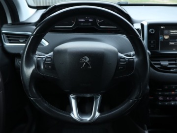 Peugeot 2008 I SUV 1.2 PureTech 110KM 2015 Peugeot 2008 1.2 PureTech, Salon Polska, zdjęcie 17