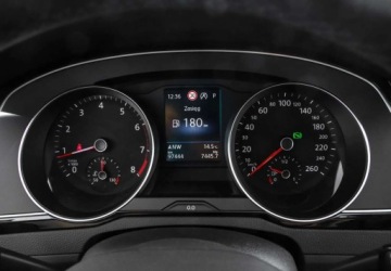 Volkswagen Passat B8 Variant Facelifting 2.0 TSI 190KM 2023 Volkswagen Passat 2.0 Benzyna 190KM, zdjęcie 19
