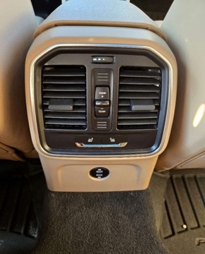 Porsche Macan SUV Facelifting II 2.9 S 380KM 2022 Porsche Macan Perlowykolor Skora Bogata wersja wyposazenia 2.9 Benzyna, zdjęcie 33