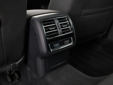 Volkswagen Passat B8 Variant 2.0 TDI BlueMotion SCR 190KM 2017 Volkswagen Passat 4x4 DSG panorama navi klima auto, zdjęcie 39