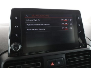 Citroen Berlingo III Osobowy M 1.2 PureTech 110KM 2019 Citroen Berlingo Navi Hak Czujniki parkowania, zdjęcie 24