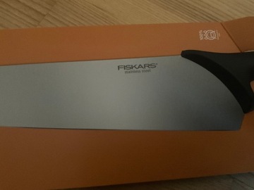 NÓŻ FISKARS KUCHENNY SZEFA KUCHNI CHEF DO SIEKANIA 21cm OSTRY ZMYWARKA