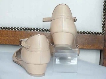 Балетки с натуральными ремешками MERVAL 38