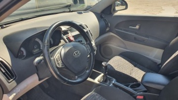 Kia Ceed I Hatchback 1.6 CRDi 115KM 2008 KIA CEE'D liftback 1.6 CRDi 115 115 KM, zdjęcie 19