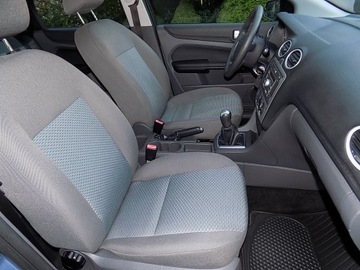 Ford Focus II Hatchback 5d 1.6 Duratec 100KM 2006 FORD FOCUS 1,6 16V LIFT 147 TYŚ. KM, zdjęcie 17
