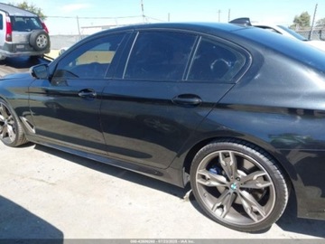 BMW Seria 5 G30-G31 2020 BMW Seria 5 m550i, 2020r., 4x4, 4.4L V8 4.4 Benzyna 523KM, zdjęcie 3