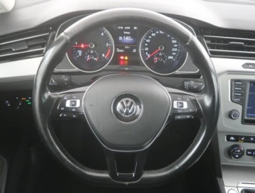 Volkswagen Passat B8 Variant 2.0 TDI BlueMotion SCR 150KM 2016 VW Passat 2.0 TDI, VAT 23%, Navi, Klima, zdjęcie 14