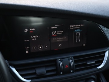 Alfa Romeo Giulia II Sedan Facelifting 2.0 Turbo 200KM 2020 Alfa Romeo Giulia 2.0 Turbo, Salon Polska, zdjęcie 11