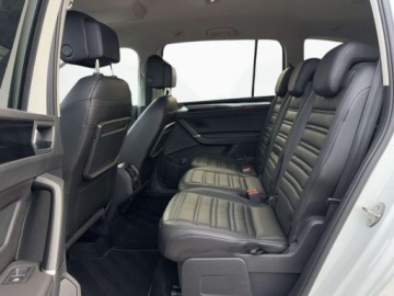 Volkswagen Touran III 1.5 TSI EVO 150KM 2022 Volkswagen Touran Touran, Ogrzewanie Postojowe, Hak, Asystenci, Kamera, 1.5, zdjęcie 10