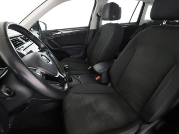 Volkswagen Tiguan II SUV 2.0 TDI 150KM 2019 Volkswagen Tiguan LED klima auto grzane fotele, zdjęcie 12
