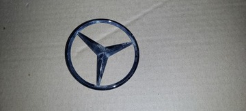 ZNACZEK EMBLEMAT LOGO TYŁ MERCEDES W205 SEDAN 82MM