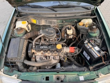 Opel Astra F Sedan 1.4 i 60KM 2000 OPEL ASTRA F CLASSIC 1.4 – wyjątkowy egzemplarz dla kolekcjonera, zdjęcie 9