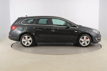 Opel Astra J Sports Tourer Facelifting 1.7 CDTI ECOTEC 130KM 2014 Opel Astra 1.7 CDTI, Salon Polska, Navi, Klima, zdjęcie 5