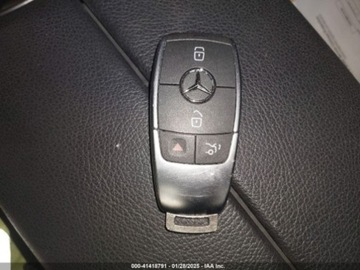 Mercedes GLC C253 2021 Mercedes-Benz GLC 2021 MERCEDES-BENZ GLC 300 4MATIC SUV 2.0 Benzyna 255KM, zdjęcie 10