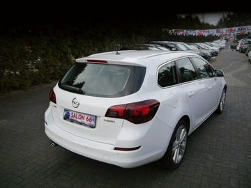 Opel Astra J Sports Tourer 1.4 Turbo ECOTEC 140KM 2011 Opel Astra 1.4t Xenon Stan b.dobry Gwarancja 12mc, zdjęcie 4