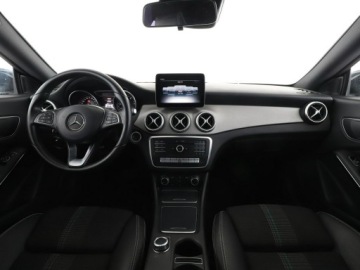 Mercedes CLA C117 Shooting Brake 1.6 180 122KM 2016 Mercedes CLA 180 automat navi kamera tempomat, zdjęcie 14