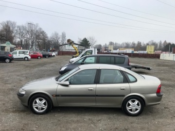 Opel Vectra B Sedan 2.0 i 16V 136KM 1997 OPEL VECTRA B 2.0 i 16V 136Ps KLIMATRONIK WELUR STAN KOLEKCJONERSKI, zdjęcie 1