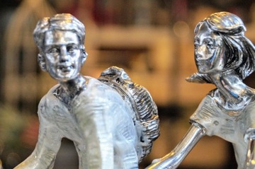 ФИГУРКА СКУЛЬПТУРА ПАРА НА ВЕЛОСИПЕДАХ, ВЕЛОСИПЕДИСТАХ