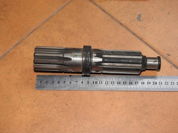 Вал редуктора Ursus C-330, вилочный погрузчик Рак Сухеднюв