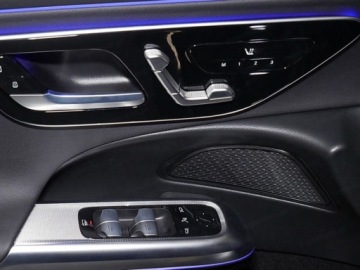 Mercedes Klasa E W214 Sedan 2.0 220d 197KM 2025 E Klasa 220 d 4-Matic AMG 2.0 (197KM) 2025, zdjęcie 9