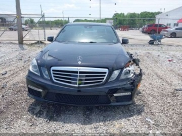 Mercedes Klasa E W212 2010 Mercedes-Benz Klasa E 63 AMG 2010 6.3l 6.3 Benzyna 518KM, zdjęcie 7