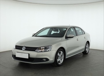 Volkswagen Jetta VI Sedan 1.2 TSI 105KM 2011 VW Jetta 1.2 TSI, Salon Polska, Klima, Tempomat, zdjęcie 1
