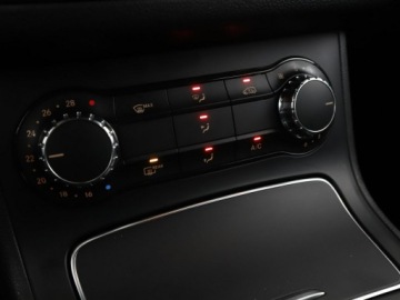 Mercedes Klasa B W246 Sports Tourer Facelifting 1.5 180 d 109KM 2017 Mercedes B 180 automat full LED navi klima, zdjęcie 25